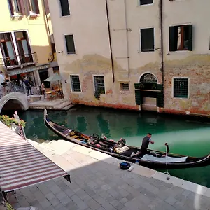 Bed & Breakfast Dimora Al Doge Beato Vista Canale, Venice